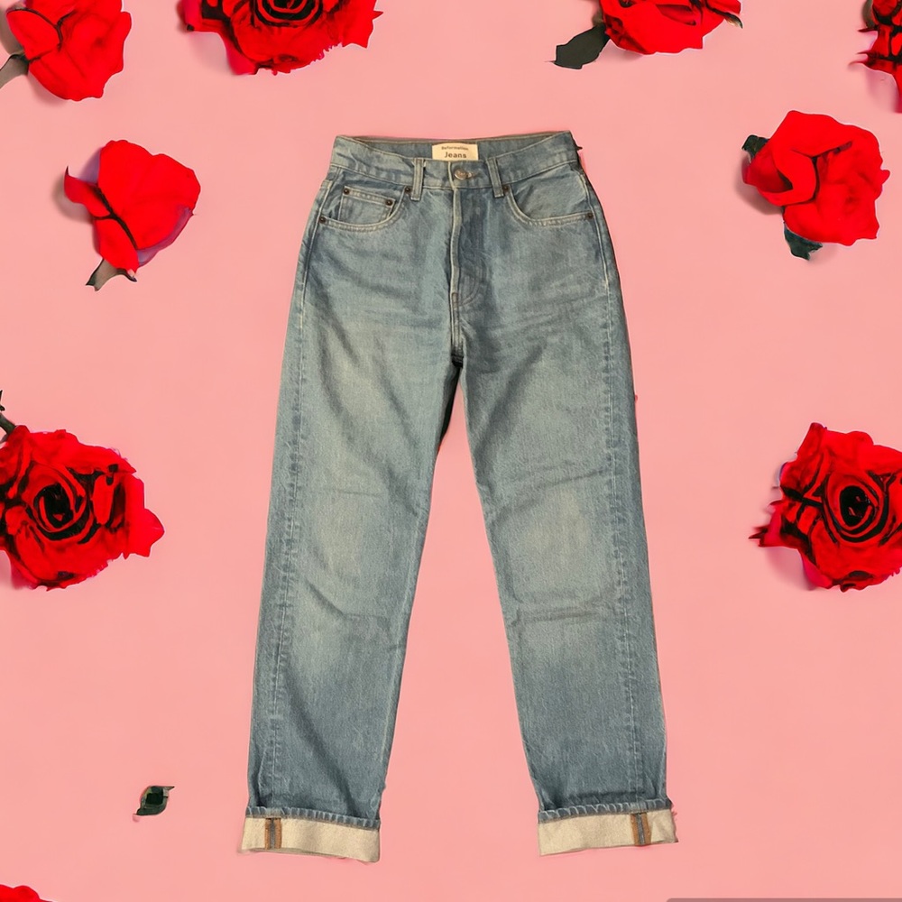 Reformation Cynthia button high rise relaxed jean size 23 light wash Mykonos